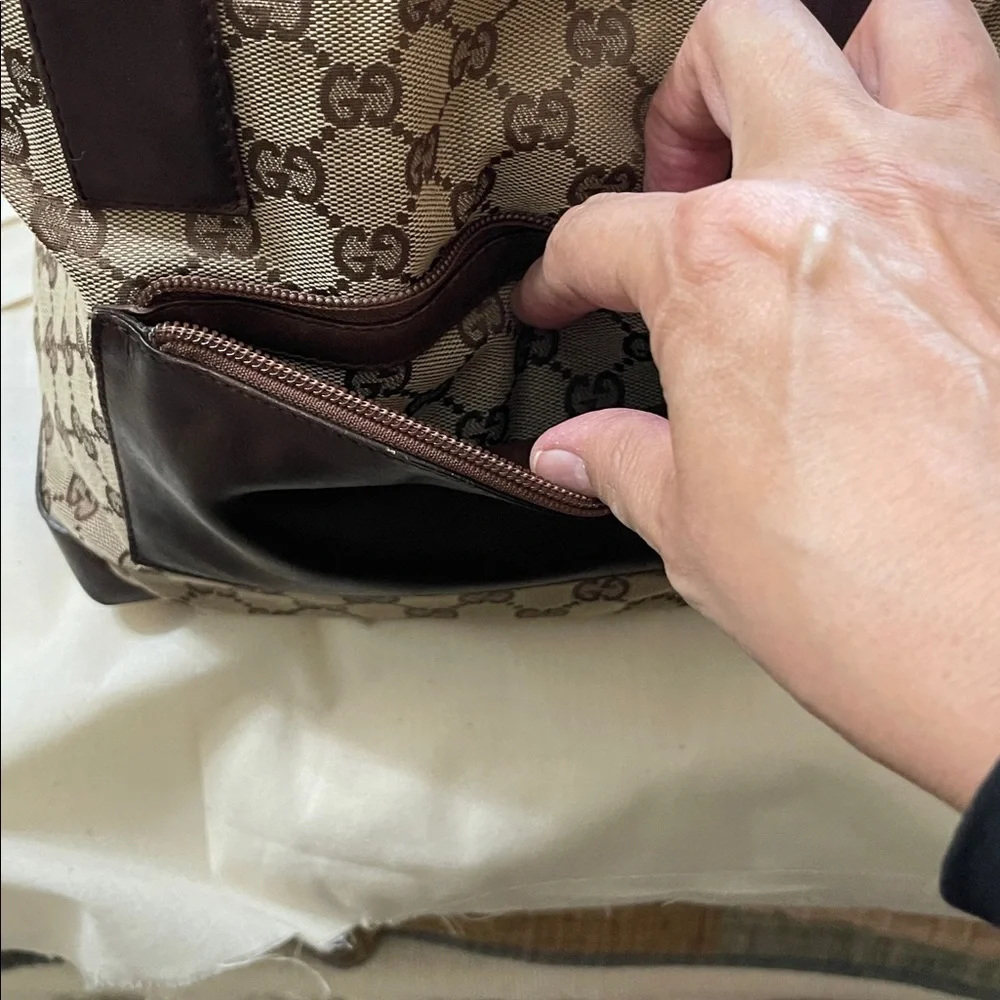 Gucci Vintage Authentic GG Monogram Canvas Over Shoulder/Hand Tote Bag. P